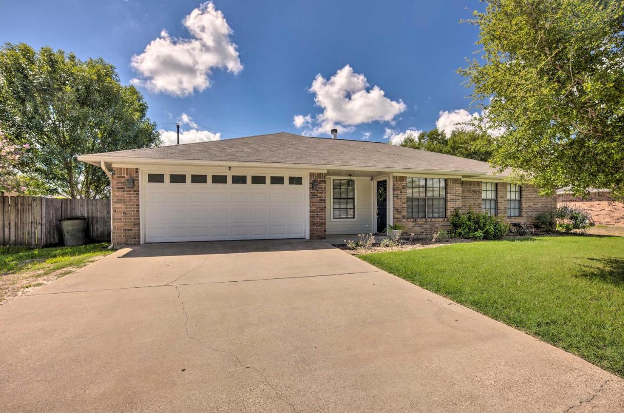 Pet-Friendly Bryan Home Less Than 5 Mi To Texas A And M! Exterior photo